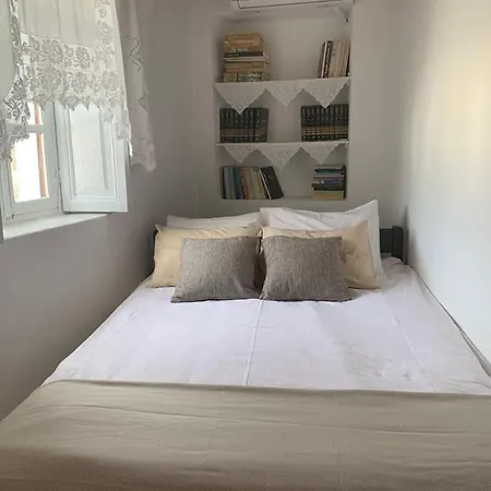 Lava House * Mandraki (Nisyros)